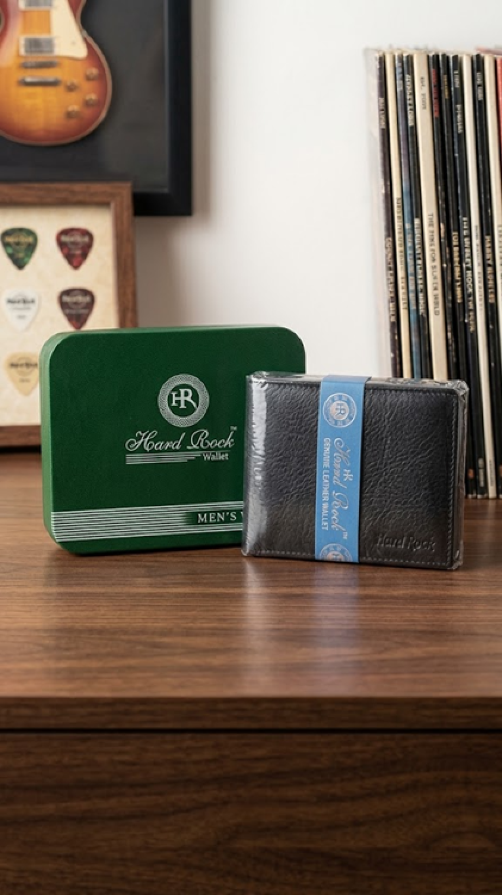Hard Rock Men’s Pebble-Grain Leather Wallet (Green Metal Tin)