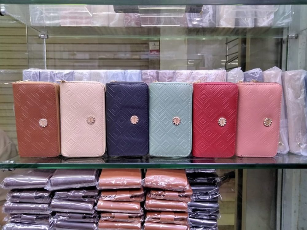 Diamond Pattern Purse